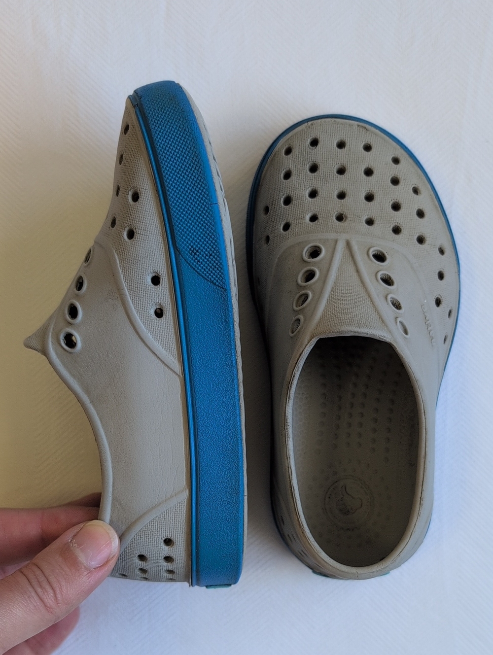 native jefferson block toddler slip-on water shoes gray blue size C9